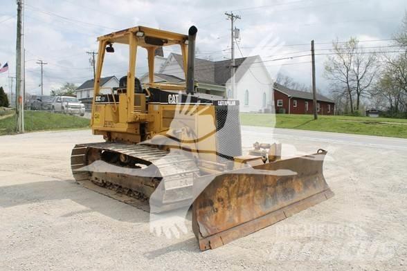 CAT D3C III Гусеничные бульдозеры