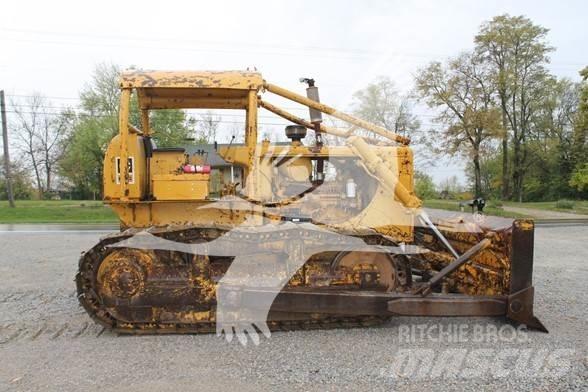 CAT D6C Гусеничные бульдозеры
