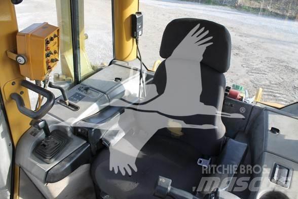 CAT D6N XL Гусеничные бульдозеры