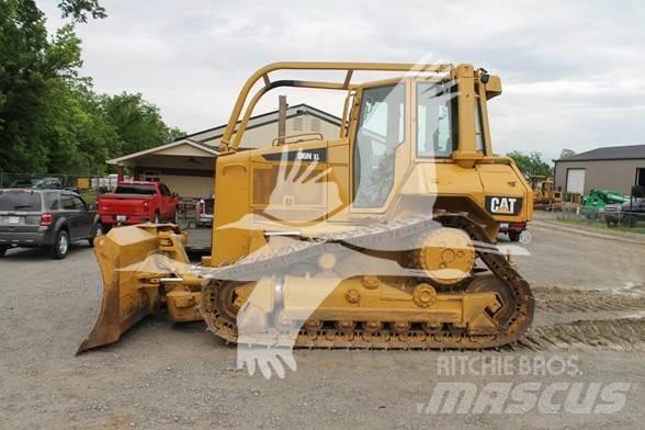 CAT D6N XL Гусеничные бульдозеры
