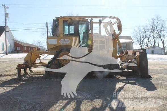 CAT D6T XL Гусеничные бульдозеры