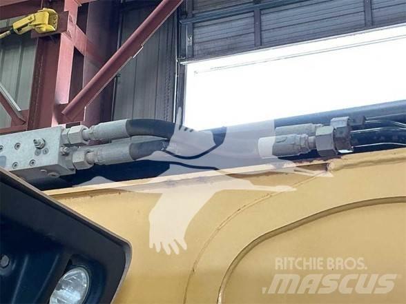 CAT TL943D Телескопические погрузчики