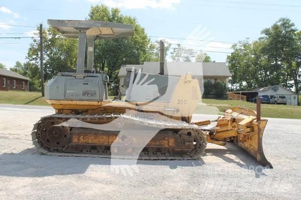 Komatsu D41P-6 Гусеничные бульдозеры