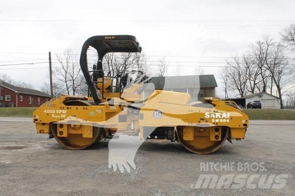 Sakai SW884 Грунтовые катки