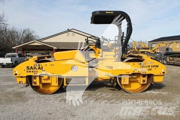 Sakai SW884 Грунтовые катки