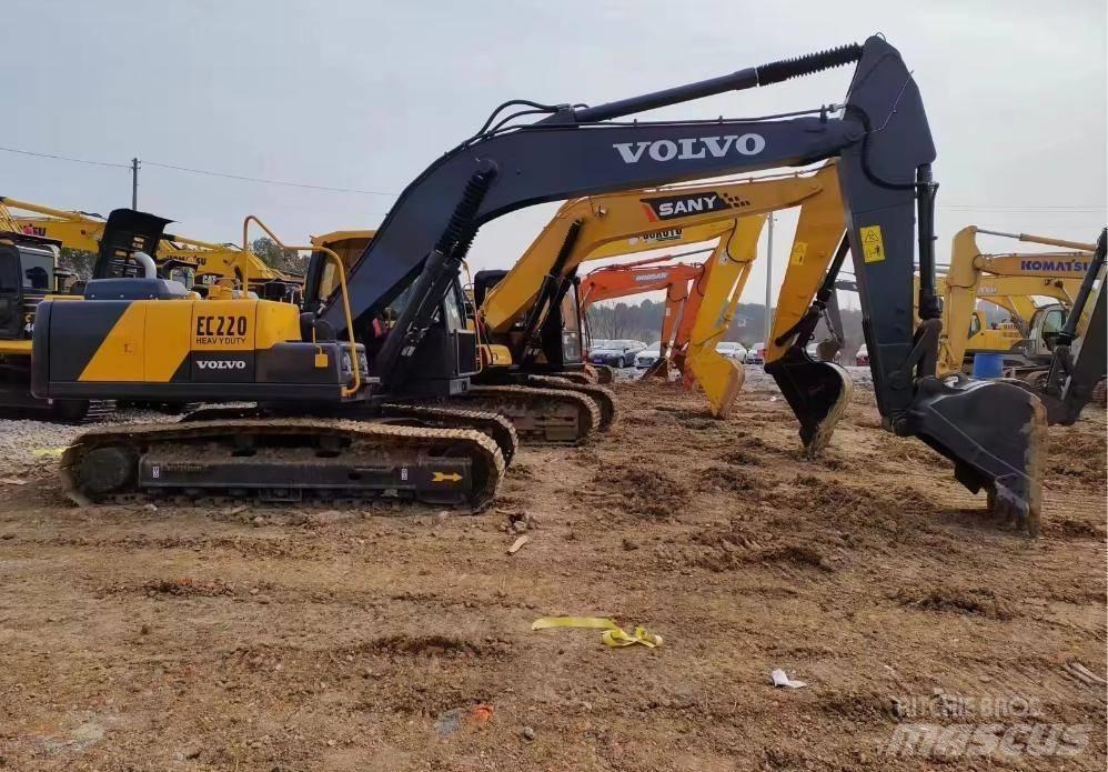 Volvo EC 220 Гусеничные экскаваторы