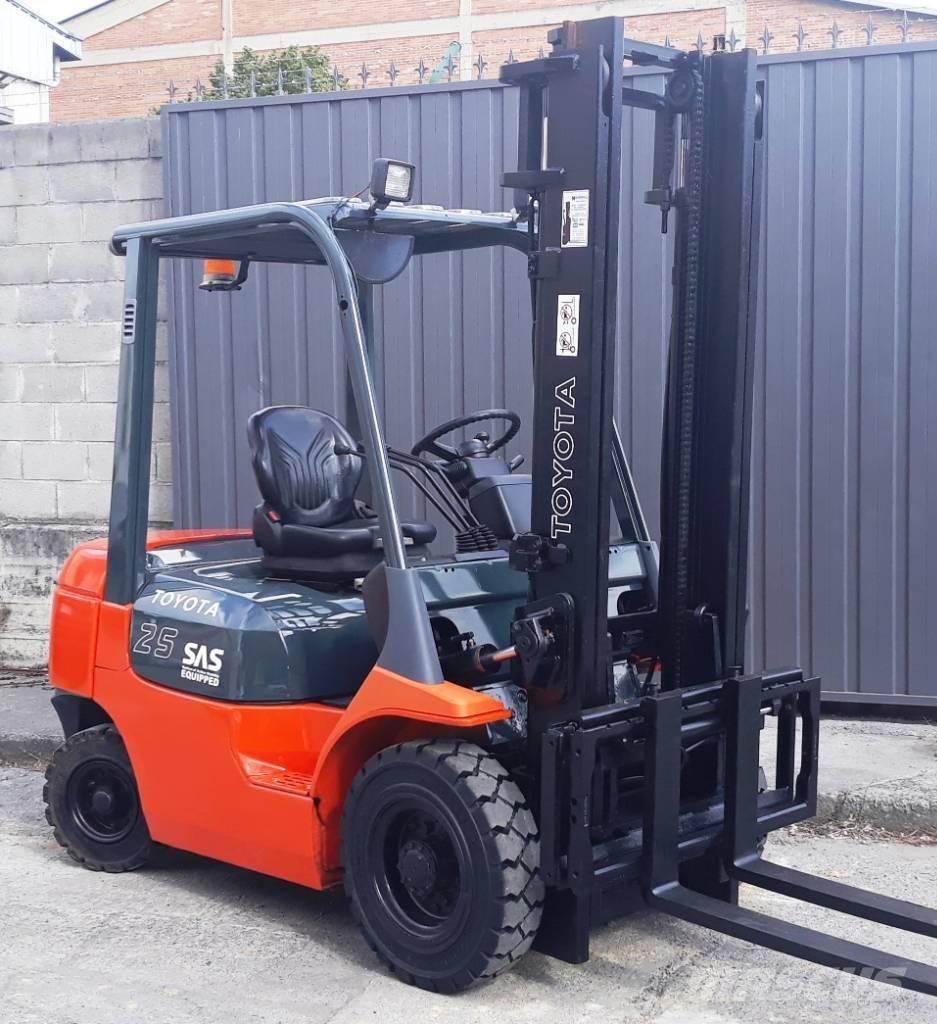 Toyota 02 7 FDF 25 Дизельные погрузчики