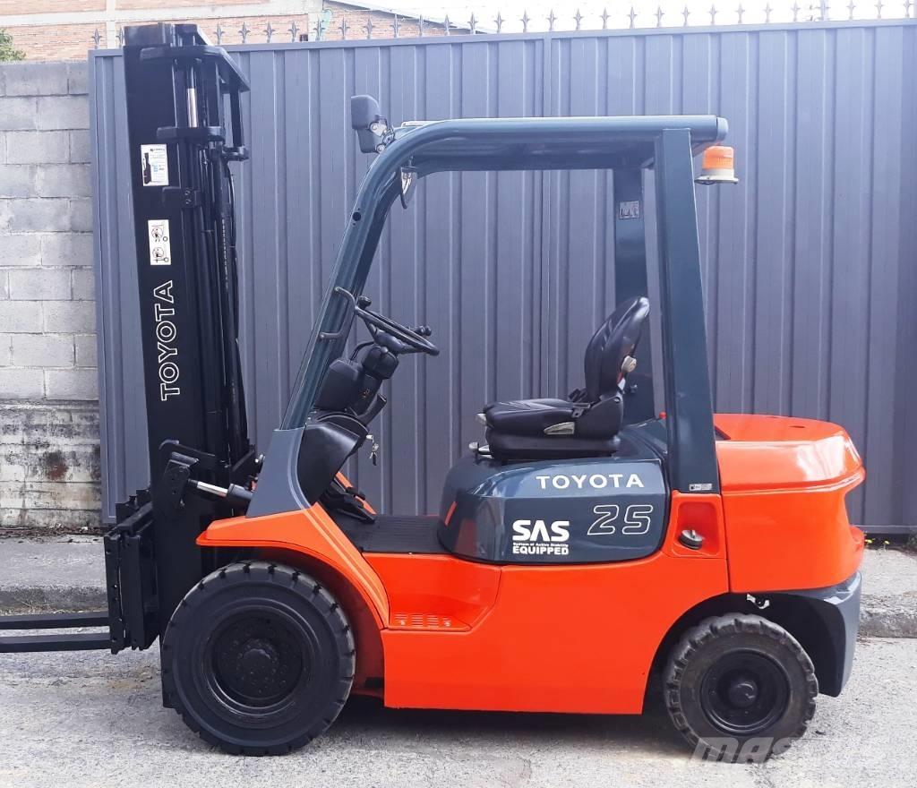 Toyota 02 7 FDF 25 Дизельные погрузчики