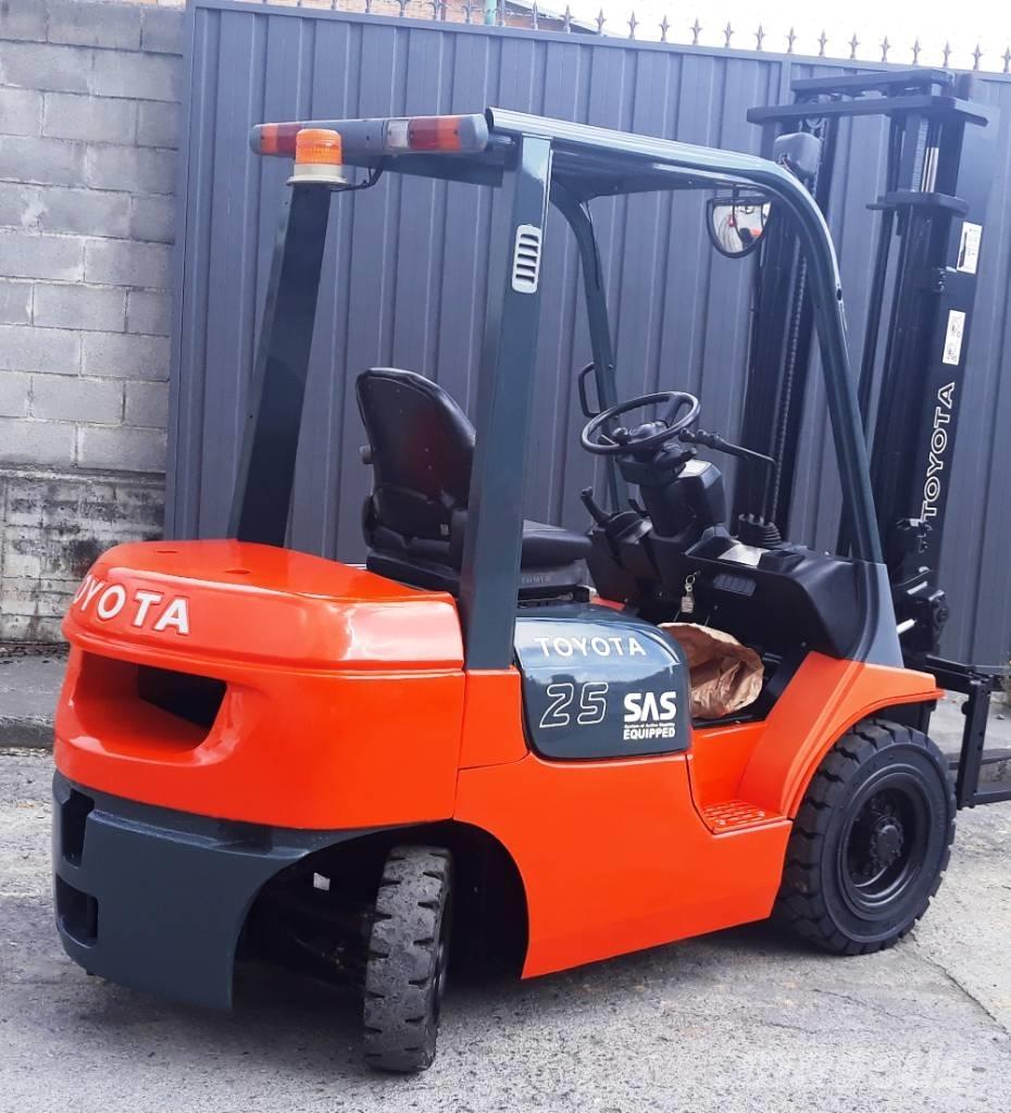 Toyota 02 7 FDF 25 Дизельные погрузчики