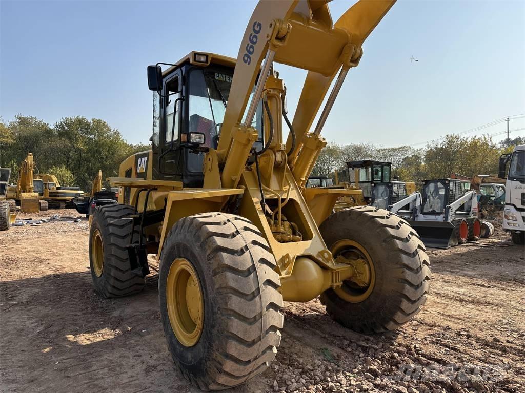 CAT 966G Фронтальные погрузчики