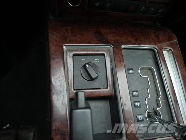 Dodge Nitro Легковые автомобили