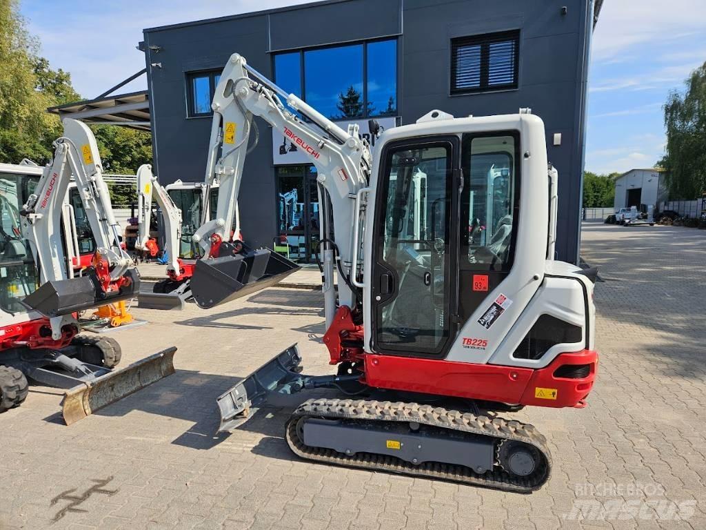 Takeuchi TB225 V0 Мини-экскаваторы