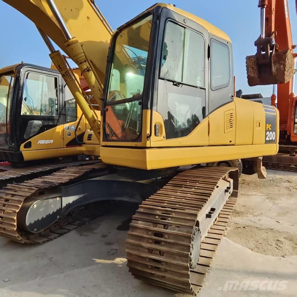 Komatsu PC 200-7 Гусеничные экскаваторы