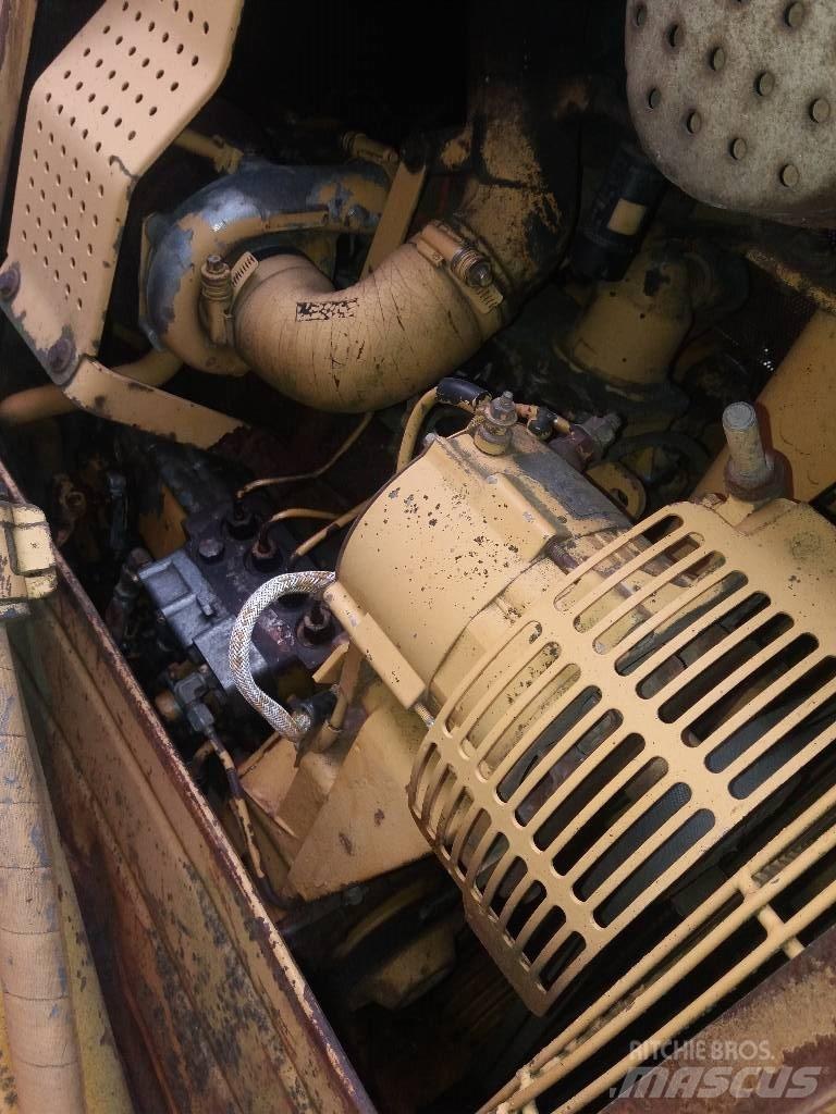 CAT D 4 H Гусеничные бульдозеры