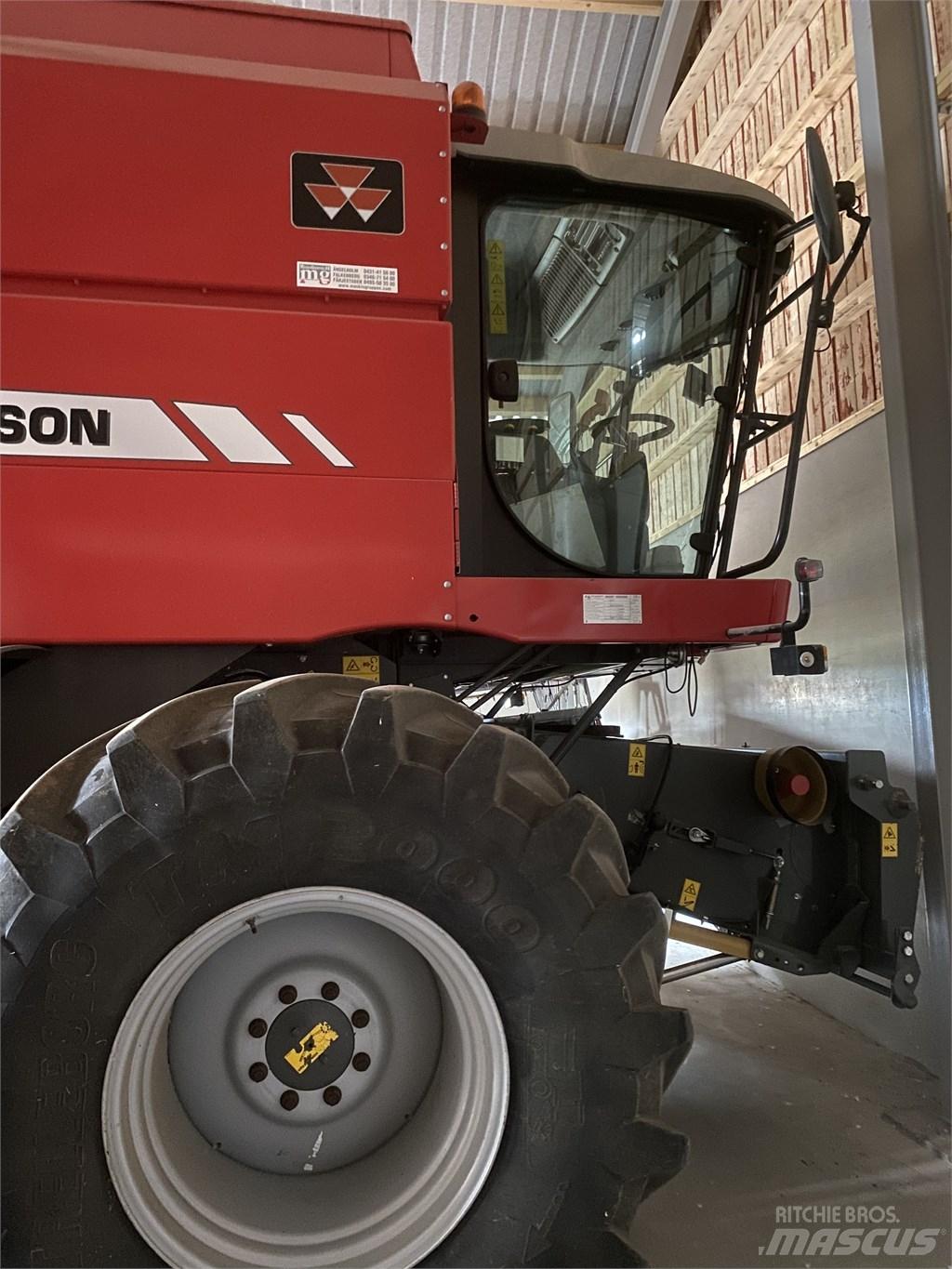 Massey Ferguson 7244 Зерноуборочные комбайны