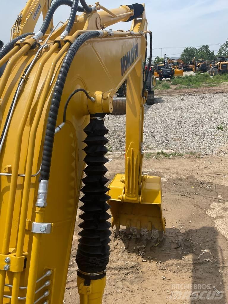 Komatsu PC130 Гусеничные экскаваторы