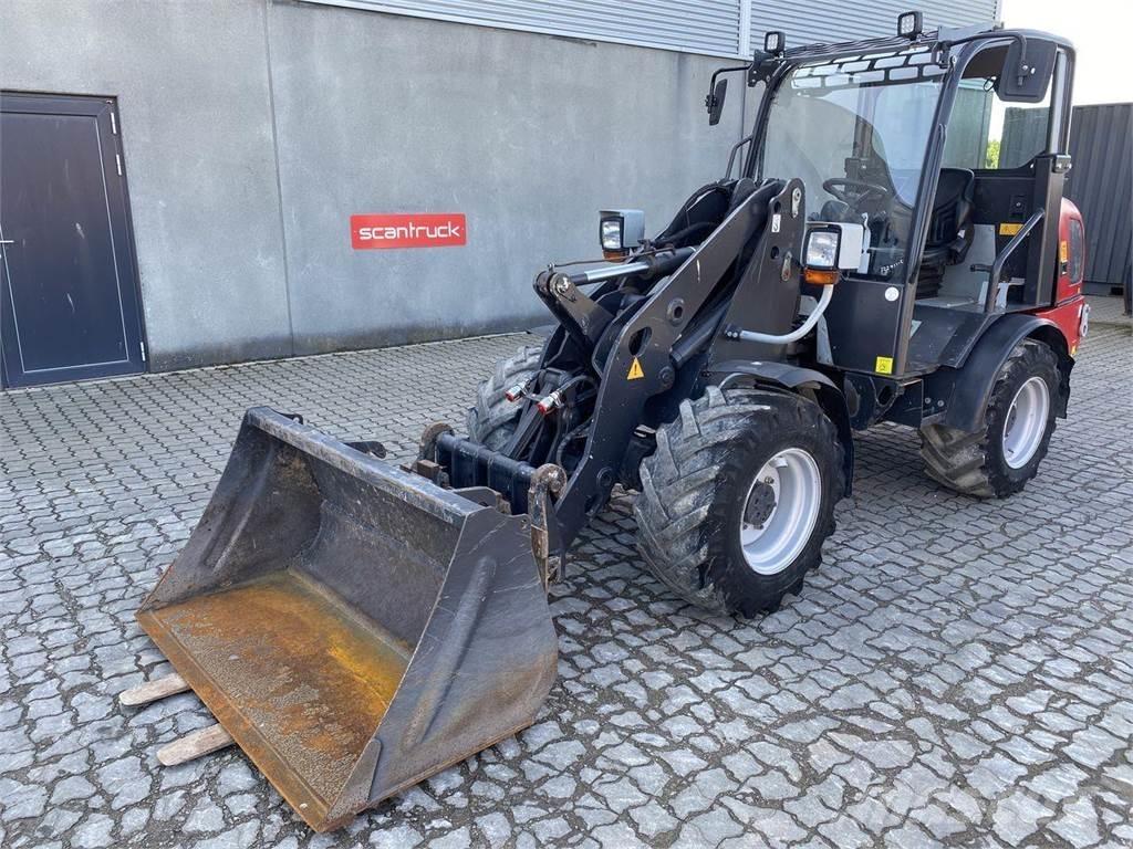 Weidemann 2070 Многофункциональные сельскохозяйственные погрузчики