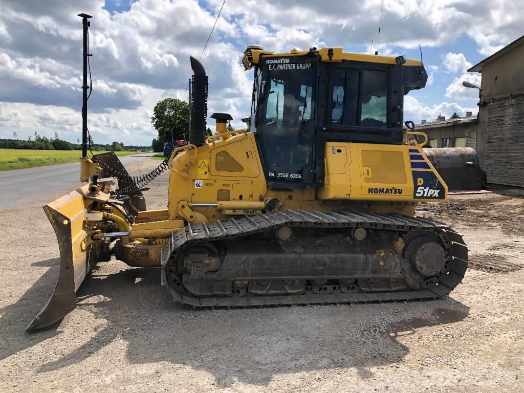 Komatsu D51PX-24 Гусеничные бульдозеры