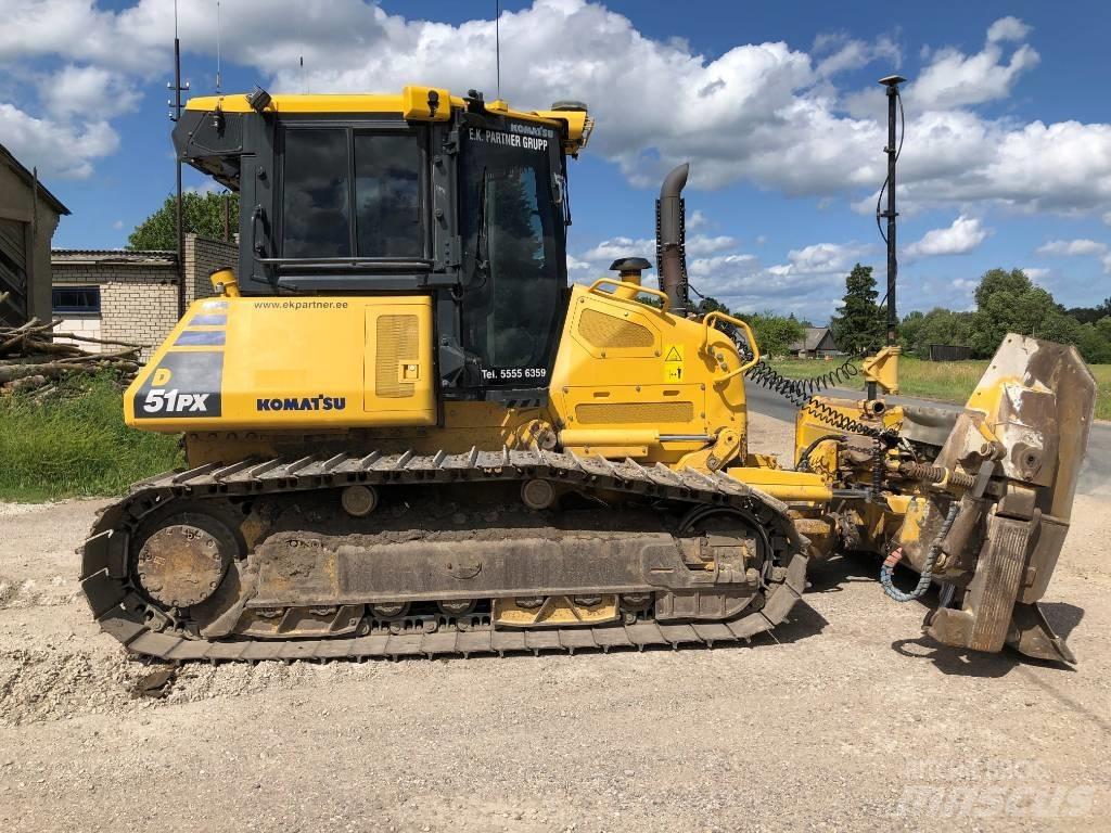 Komatsu D51PX-24 Гусеничные бульдозеры