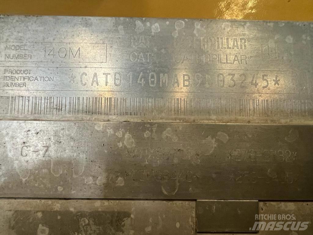 CAT 140 M Грейдеры
