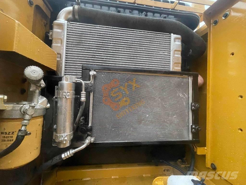 CAT CAT320 D2 Гусеничные экскаваторы