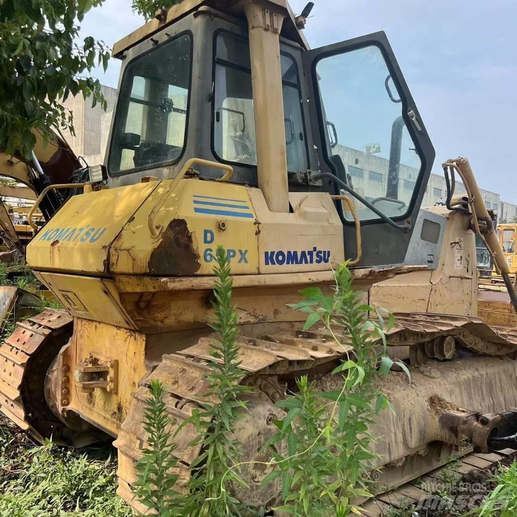 Komatsu D 65 P-12 Гусеничные бульдозеры