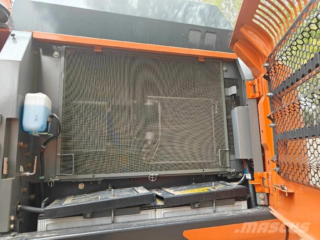 Hitachi ZX300 Гусеничные экскаваторы