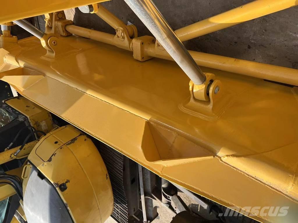 Shantui SD 22 Гусеничные бульдозеры