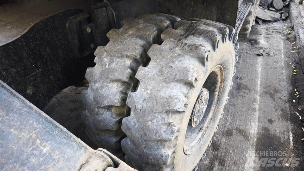 CAT 313 D Колёсные экскаваторы