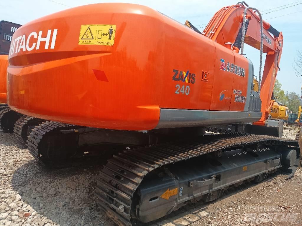 Hitachi ZX 240 Гусеничные экскаваторы