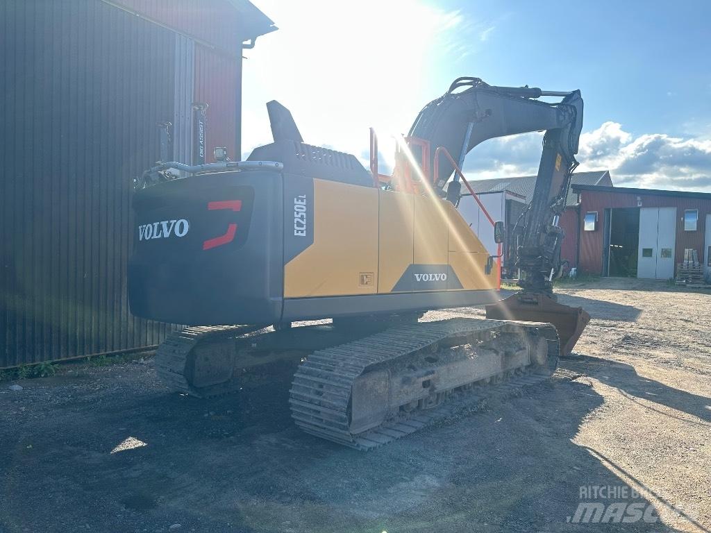 Volvo EC 250 EL Гусеничные экскаваторы