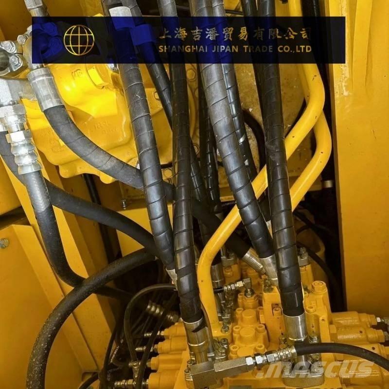 Komatsu PC 220 Гусеничные экскаваторы