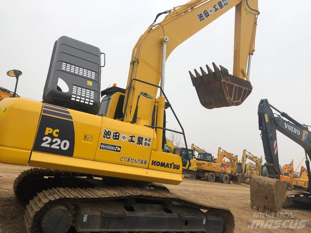 Komatsu 220-8 Гусеничные экскаваторы