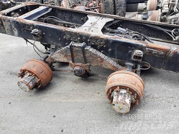 Mercedes-Benz 2222 Оси