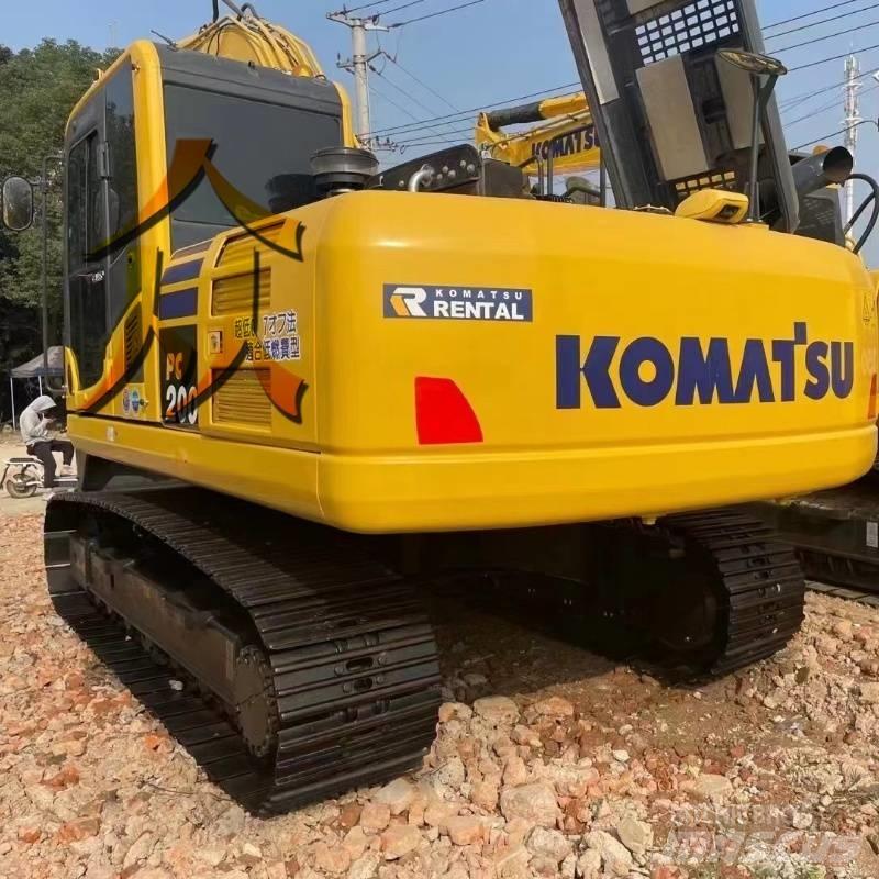 Komatsu PC 200 Гусеничные экскаваторы