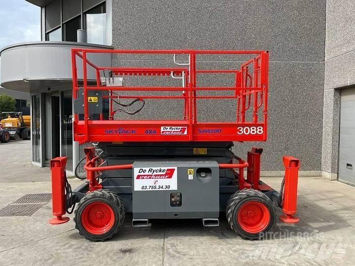 SkyJack SJ6832RT Ножничные подъемники