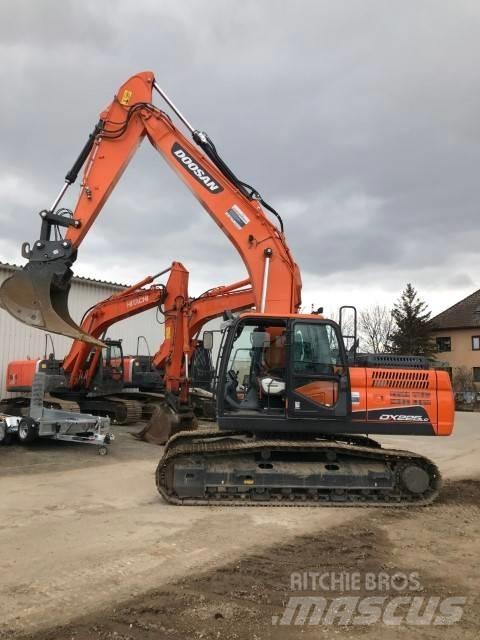 Doosan DX225LC-5 Гусеничные экскаваторы