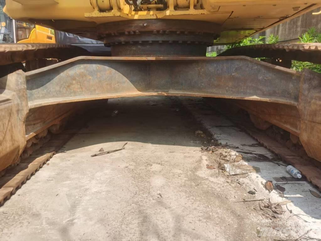 Komatsu PC 400-7 Гусеничные экскаваторы