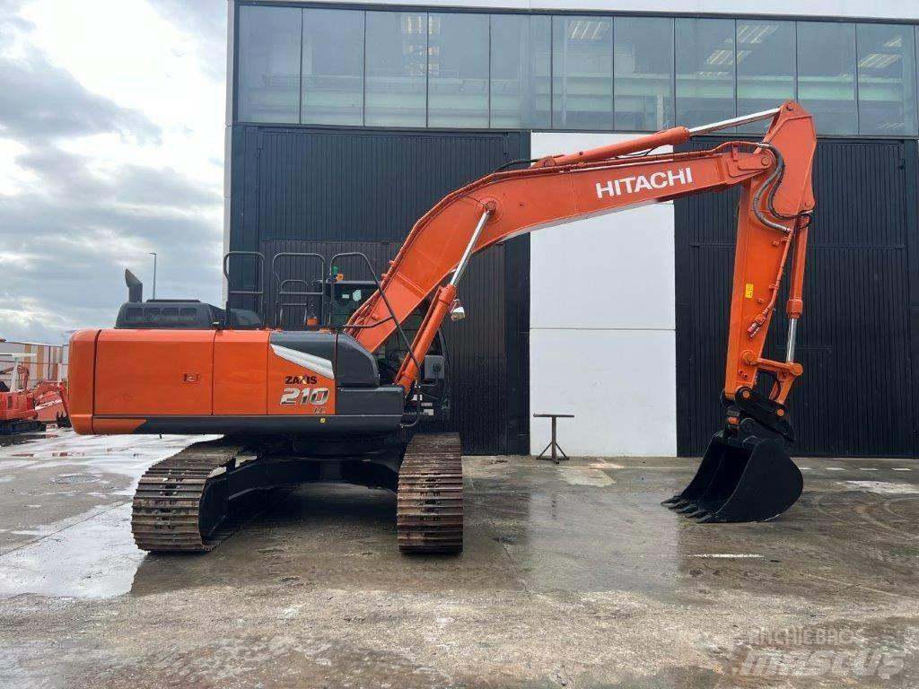Hitachi ZX 210 LC Гусеничные экскаваторы