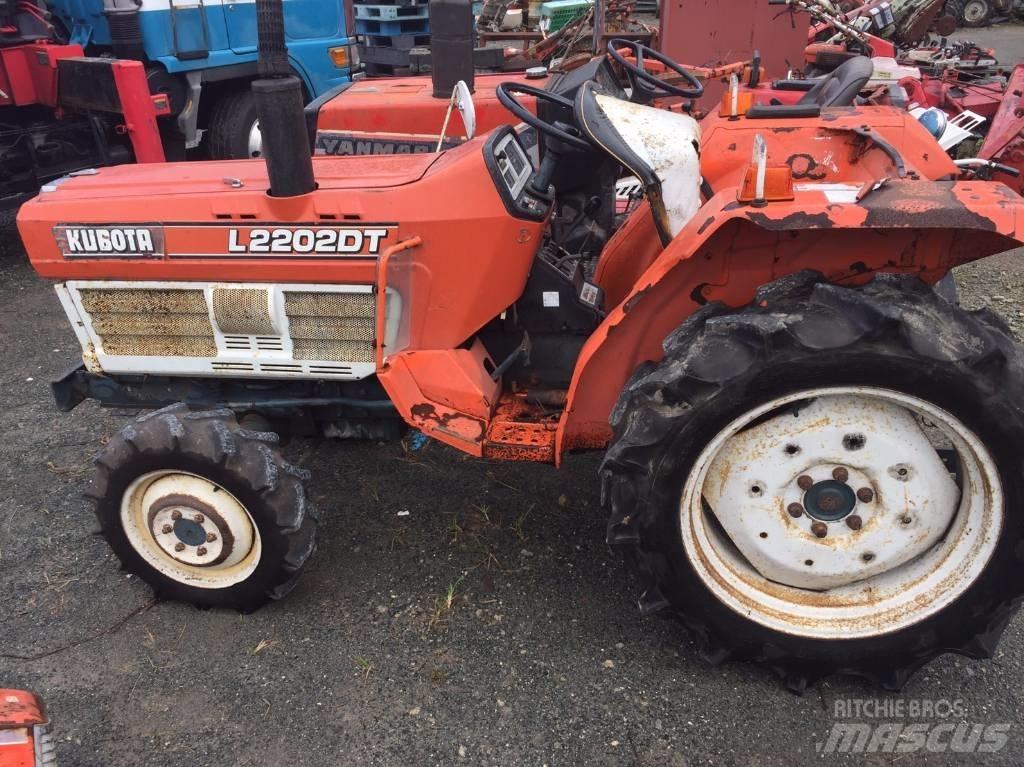 Kubota L2202DT Трактора