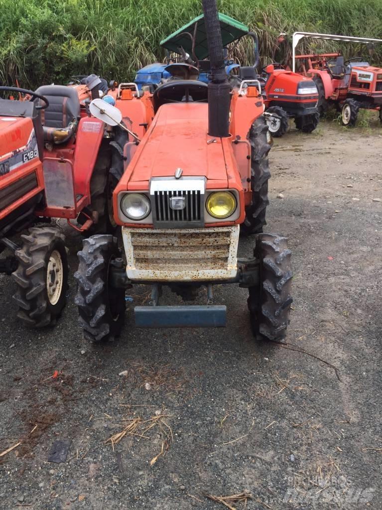 Kubota L2202DT Трактора
