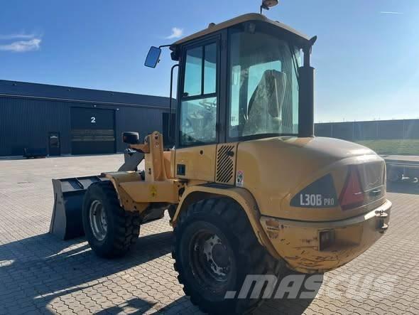 Volvo L 30 B Фронтальные погрузчики