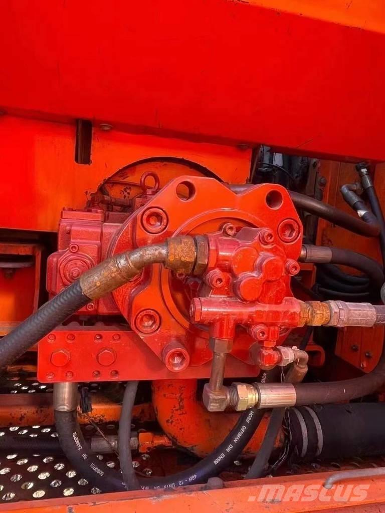 Doosan DH 300 LC-7 Гусеничные экскаваторы