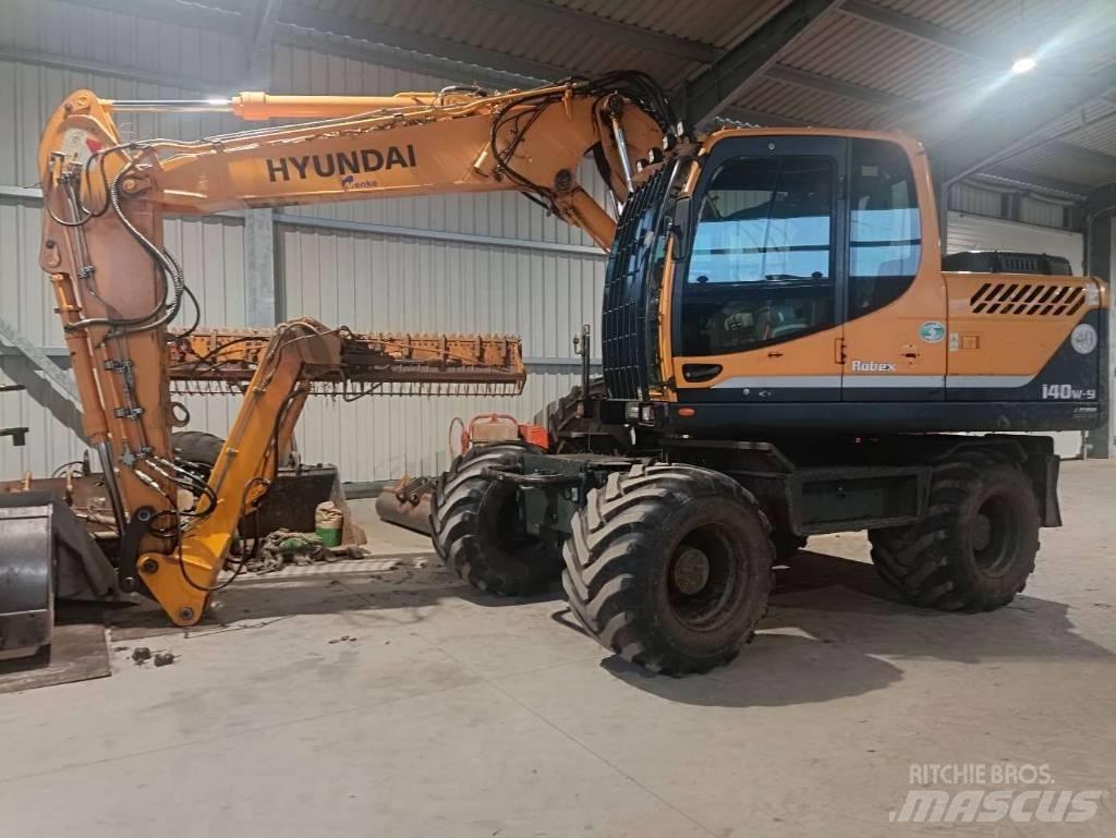 Hyundai RW140-9A Колёсные экскаваторы