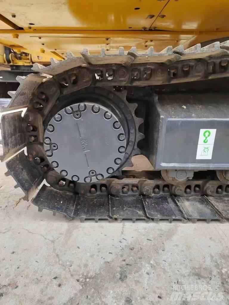 Komatsu PC 200-8 Гусеничные экскаваторы