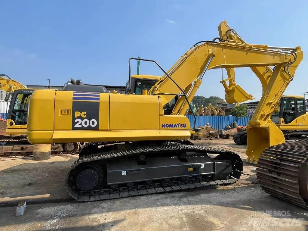 Komatsu PC 200-7 Гусеничные экскаваторы