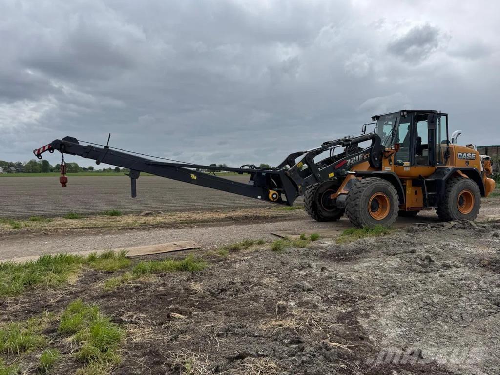 CASE 721F Фронтальные погрузчики