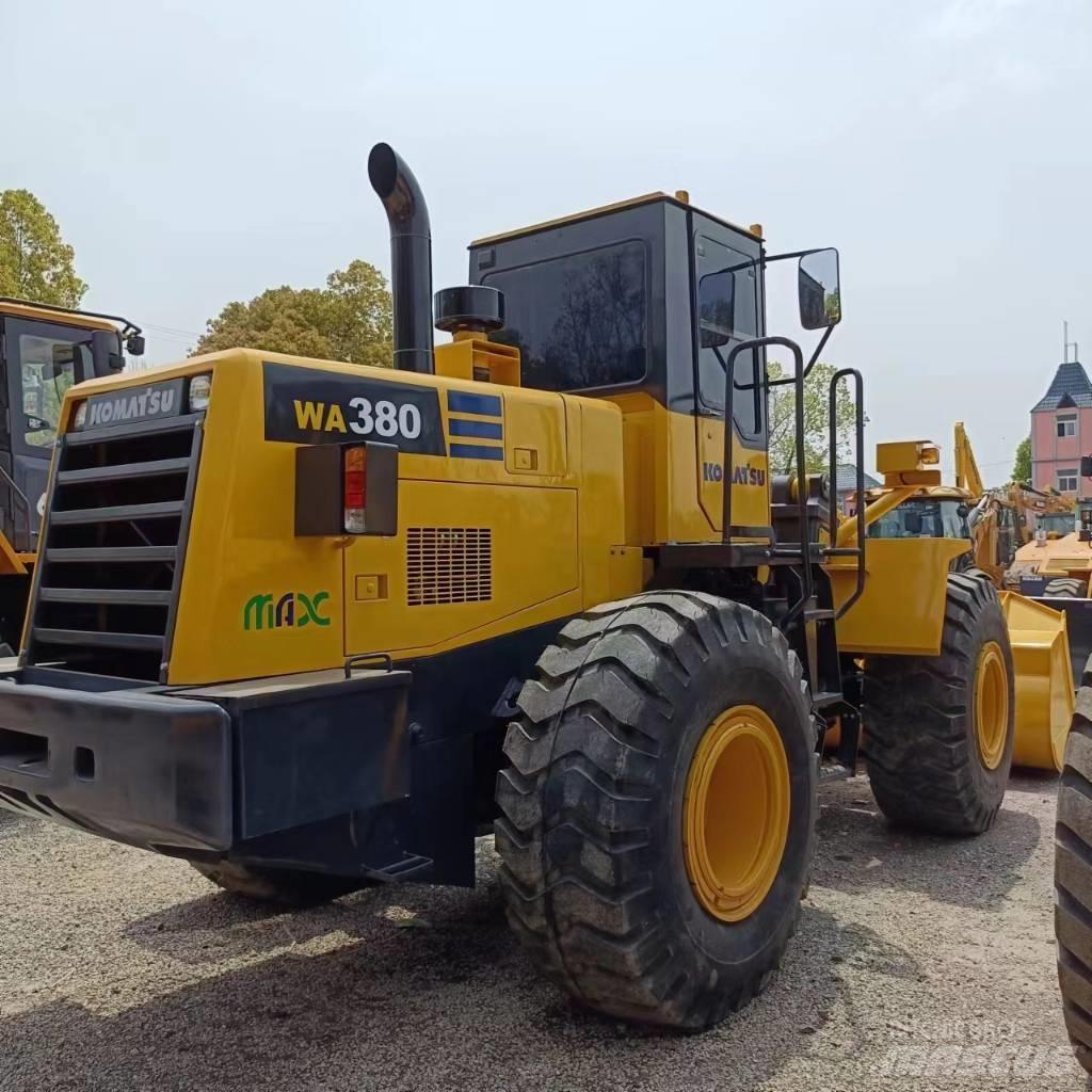 Komatsu WA 380 Фронтальные погрузчики