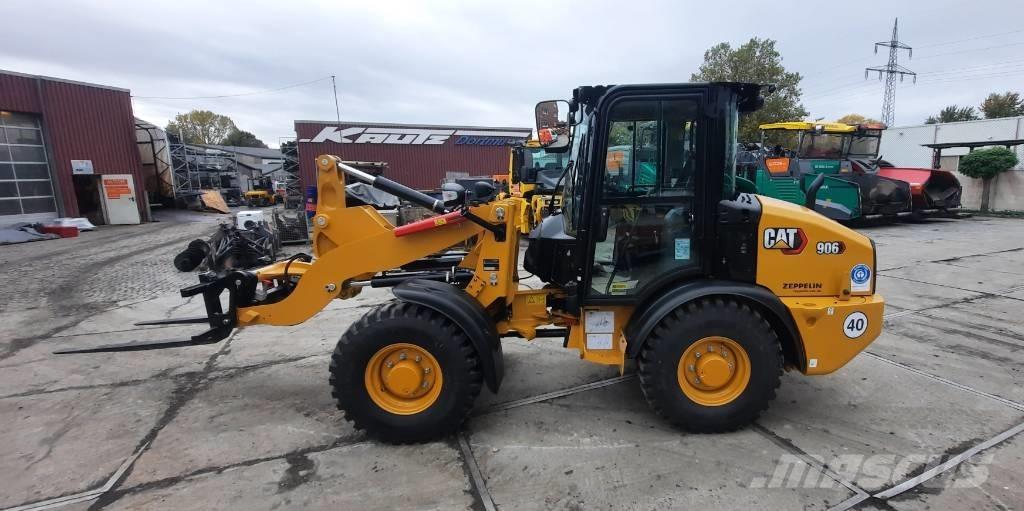 CAT 906 Фронтальные погрузчики