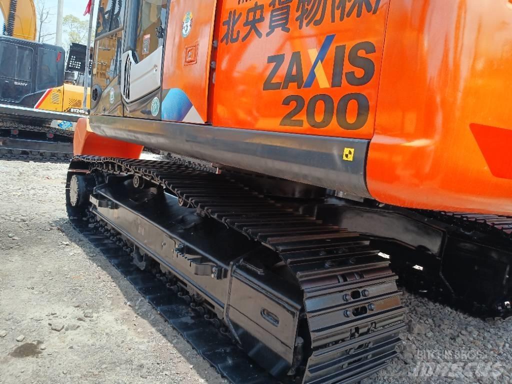 Hitachi ZX 200 Гусеничные экскаваторы